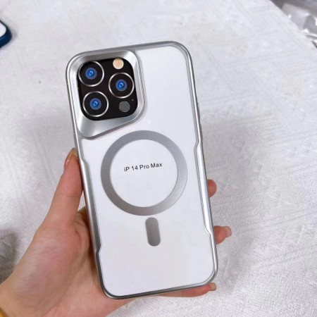 Захисний чохол для iPhone 13 Pro Shark Case з MagSafe, сріблястий