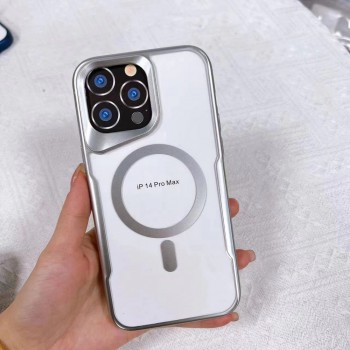 Защитный чехол для iPhone 15 Shark Case With MagSafe, серебристый, магнитный, ударопрочный