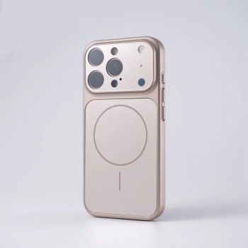 Чехол AG Glass Case MagSafe для iPhone 15 Pro золотой, усиленная защита